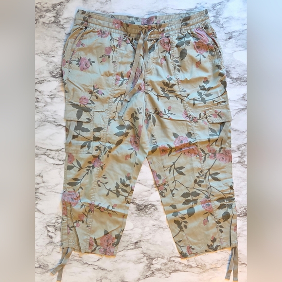 Lane Bryant Pants - Lane Bryant Floral Cargo Capris